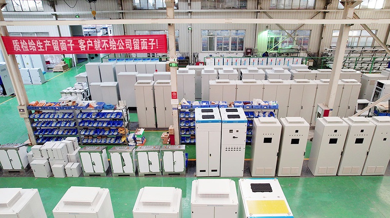 華東工控-生產(chǎn)車(chē)間